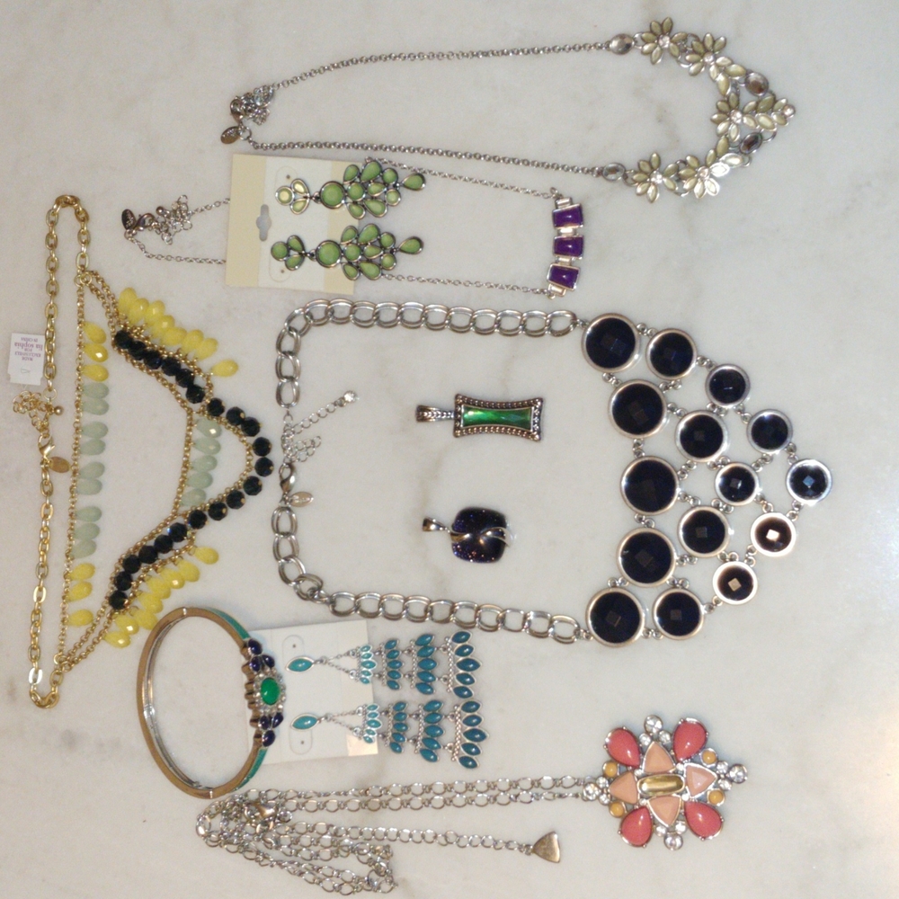 Lia Sophia Jewelry lot: total of *10* pieces